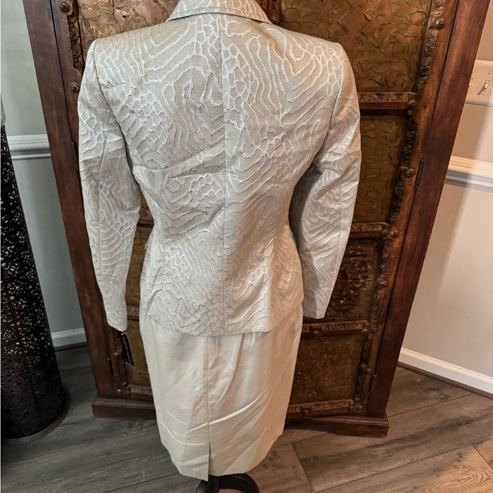 Albert Nipon silver skirt suit 4 - Picture 3 of 11